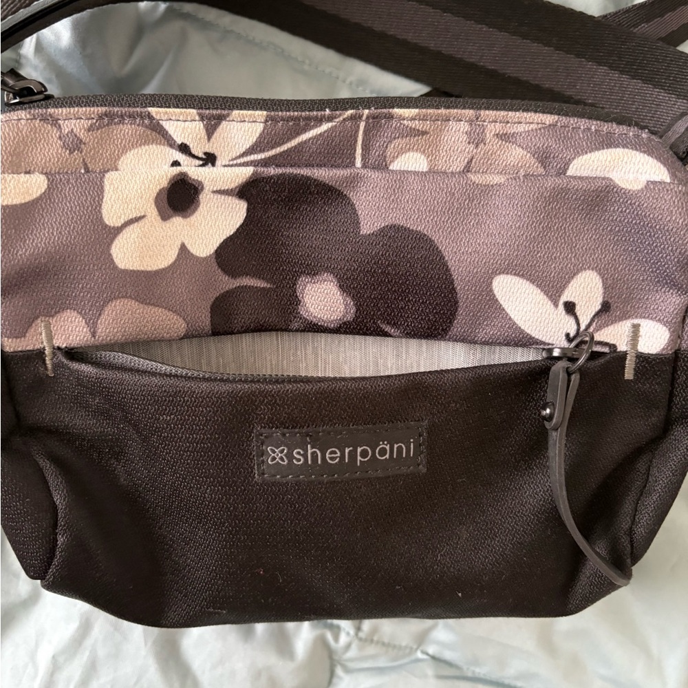 Sherpani Skye crossbody bag - Picture 5 of 10